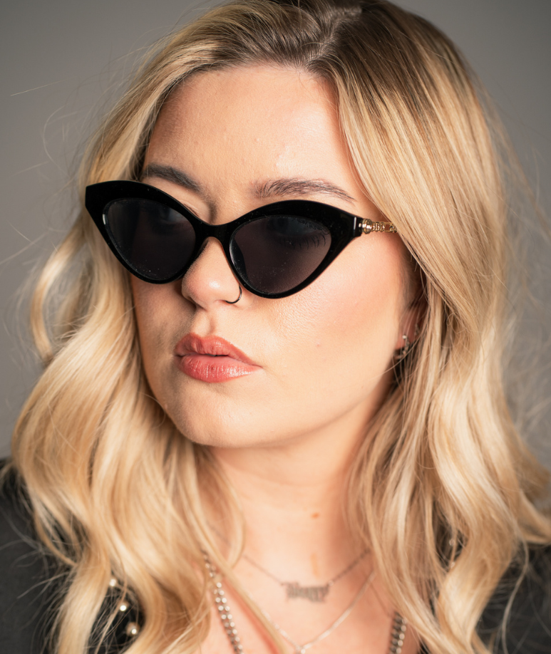 Zoë Cat Eye Chain Arm Sunglasses