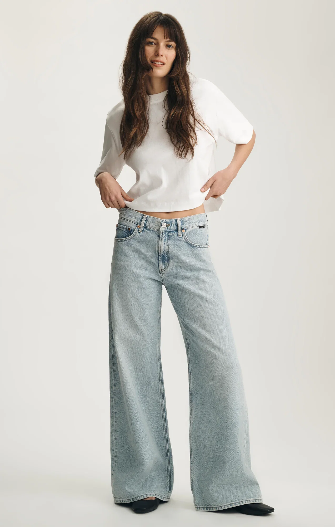 Image of SANDY WIDE LEG IN BLEACHED CLASSIC DENIM