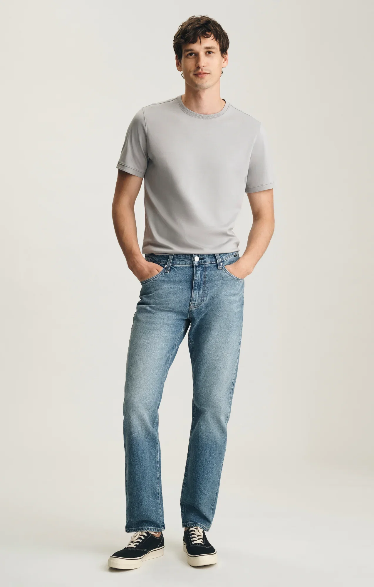 Image of ZACH STRAIGHT LEG IN MID BRUSHED CLASSIC BLUE