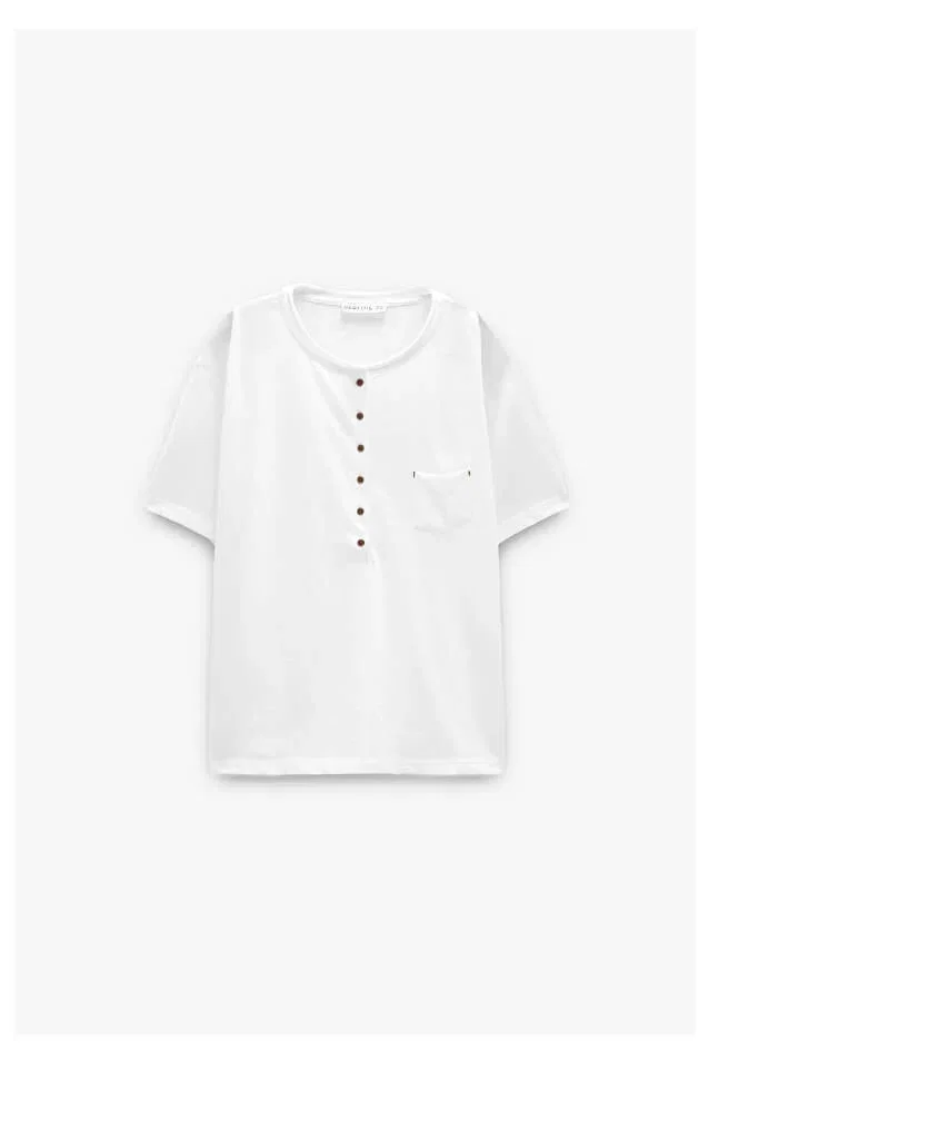 T-shirt with buttons and pocket