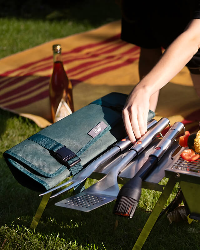 Essential BBQ tools: how to choose, clean and store your grilling gear