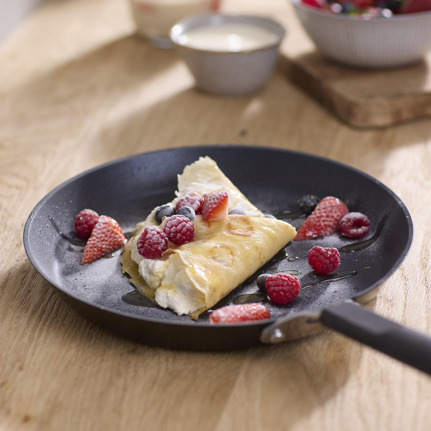Lakeland Fusion 26cm Crepe Pan