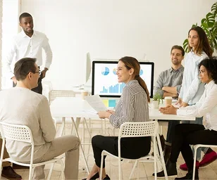 image-colleagues-having-meeting
