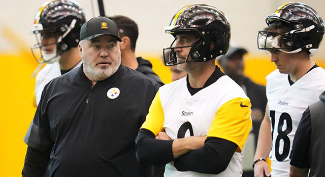 Steelers HC Mike McCarthy addresses QB room following Aaron Rodgers re-signing
