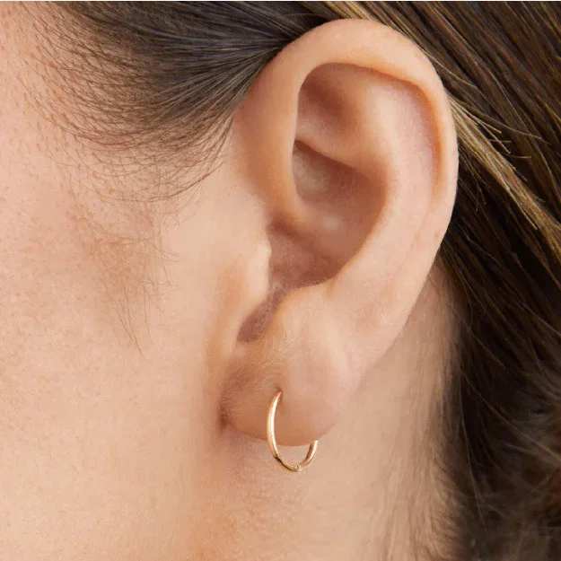 Sleeper Earrings in 9kt Yellow Gold