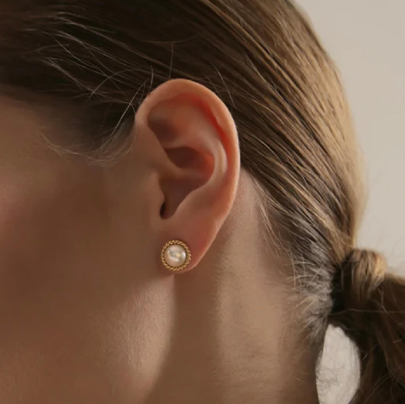 Sappho Pearl Stud Earrings