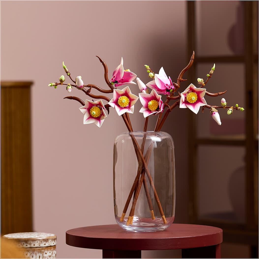 LEGO® Botanicals Magnolia Branches