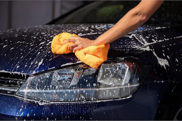 Helrekond, fordonskontroll och motortvätt hos Car Care Service i Norrtull