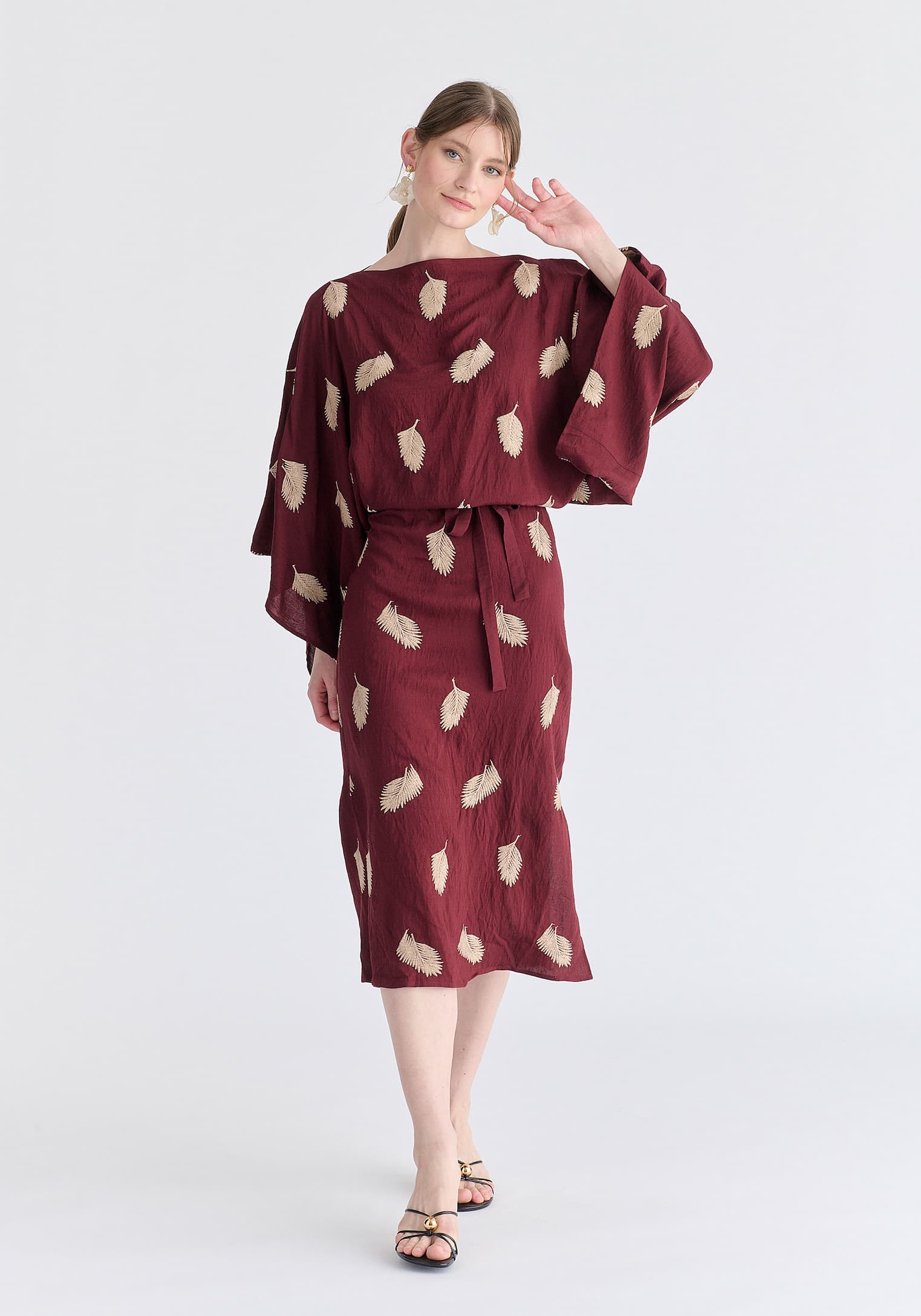 Leaf Embroidered Kimono Sleeves Midi Dress in Burgundy