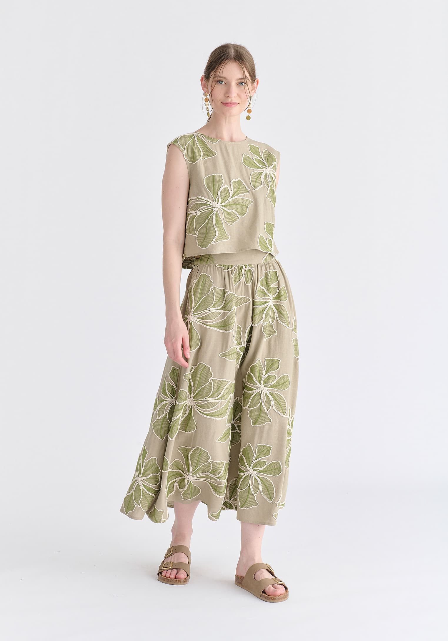 Floral Embroidered Cropped Top in Green