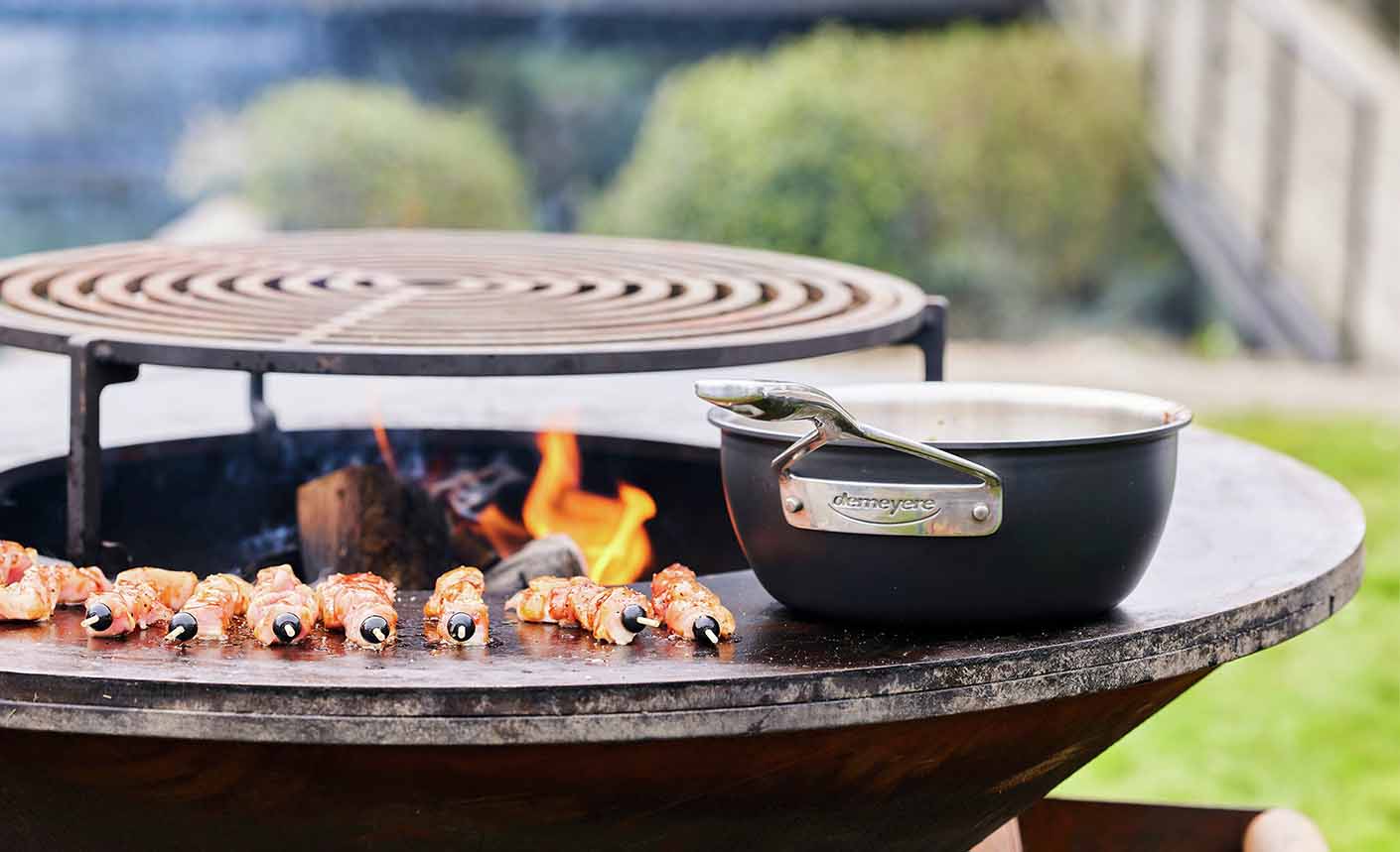 demeyere pan in outdoor setting 