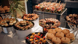 Фуршетные сеты от службы доставки Loren