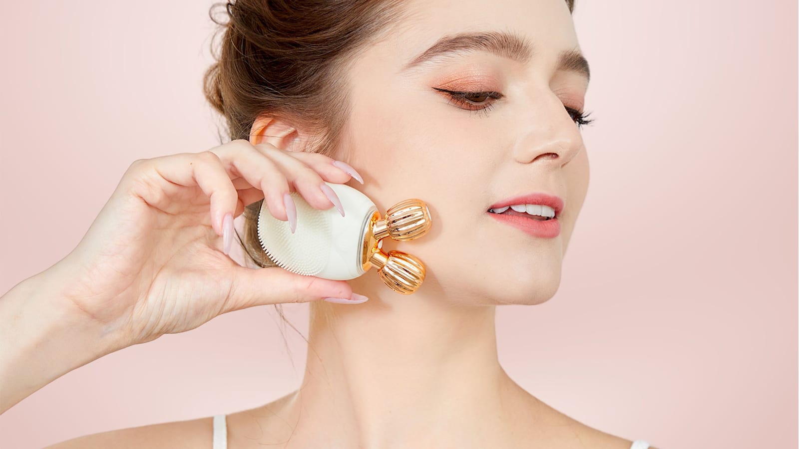 The Anti-Aging Facial Massage Roller