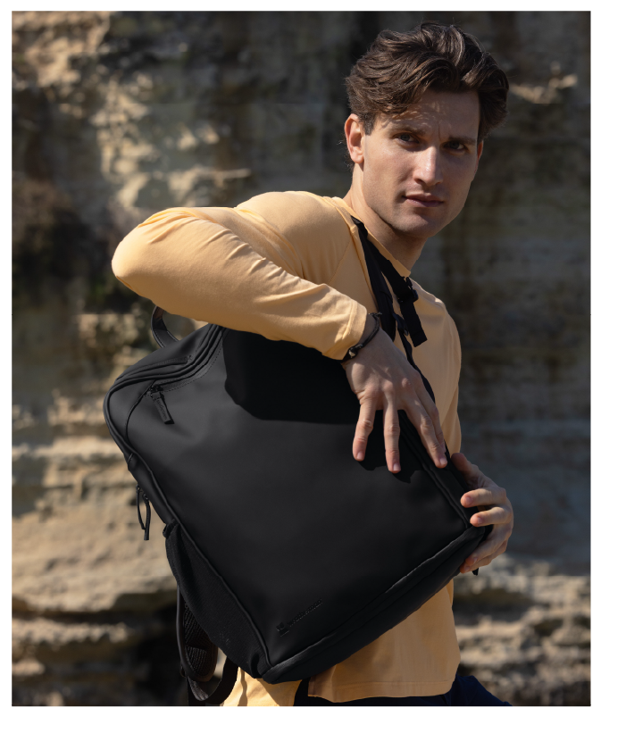 Man using Venture Dry Pack in Black