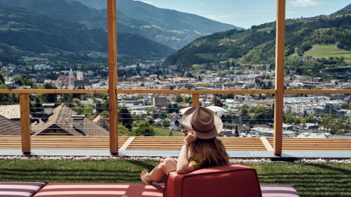 Hotel Dachterrasse mit Blick auf die Stadt Brixen