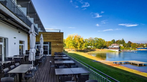 Hotel Terrasse mit Seeblick