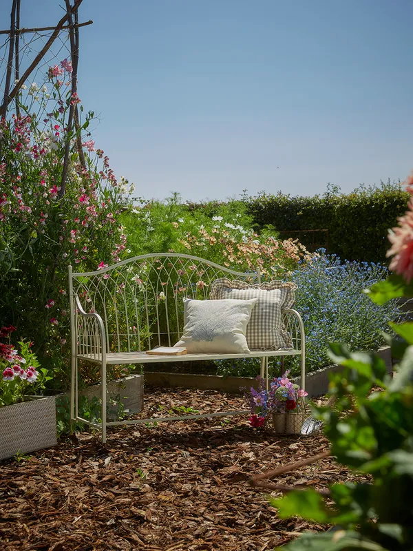 Benches & Chairs