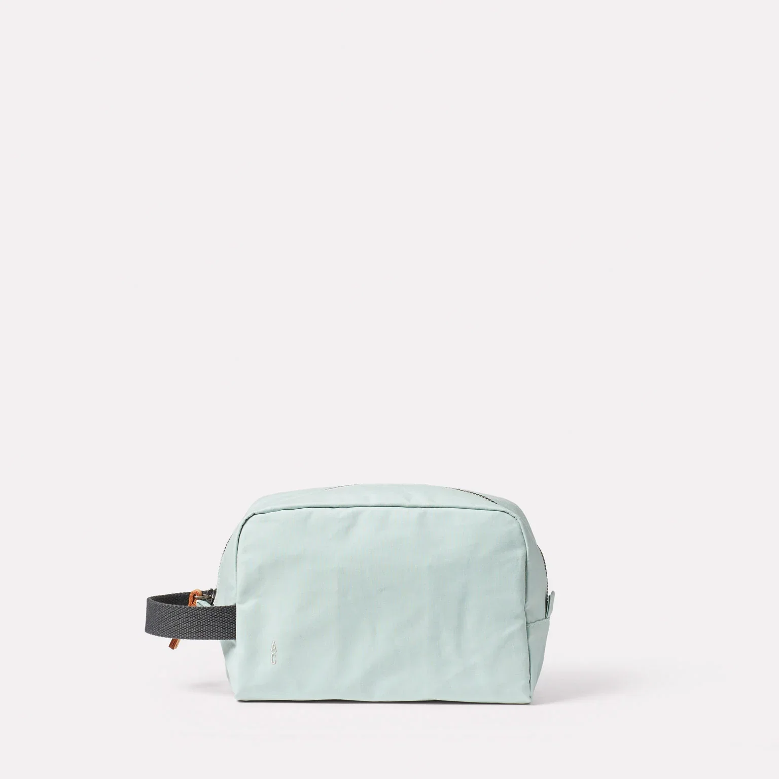Image of Simon Waxed Cotton Washbag