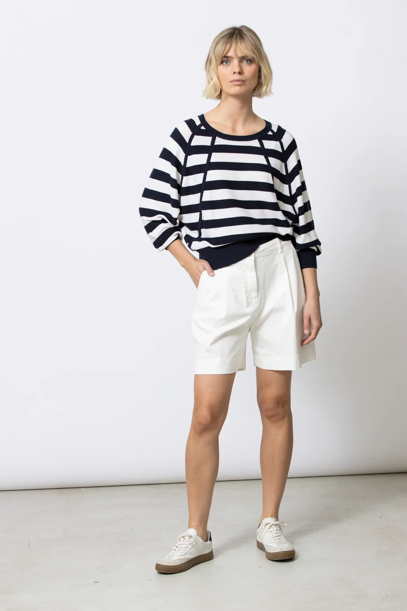 Image of ETOILE ecru short