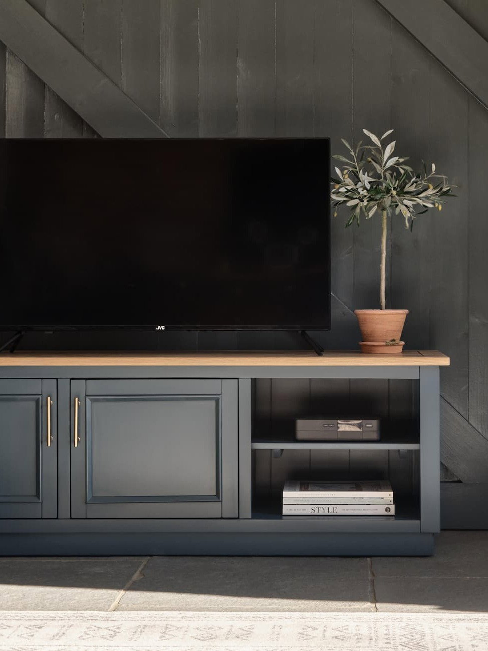 Richmond TV Unit