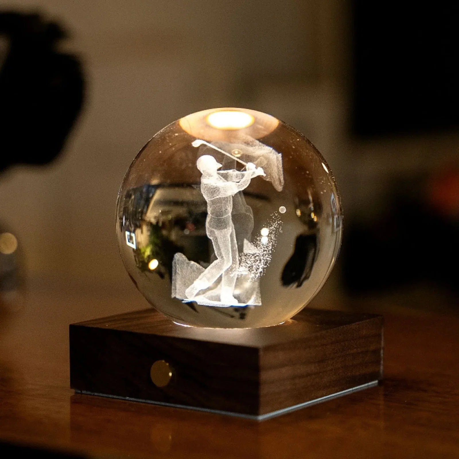 Image of Gingko Amber Crystal Light, Golfer