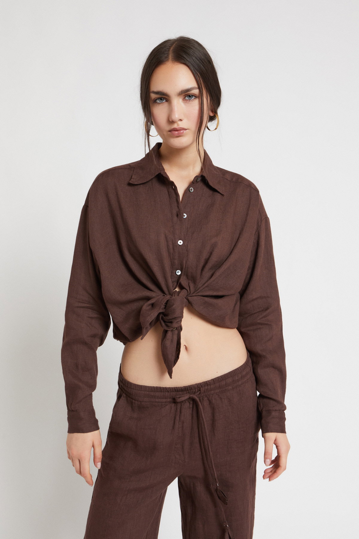 Camicia ricamata in sangallo