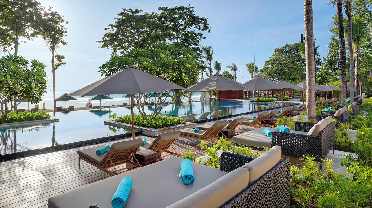 Nusa Dua Beachfront Luxury with Daily Breakfast, Nightly Dinner, Massages & Free-Flow Cocktail Hour