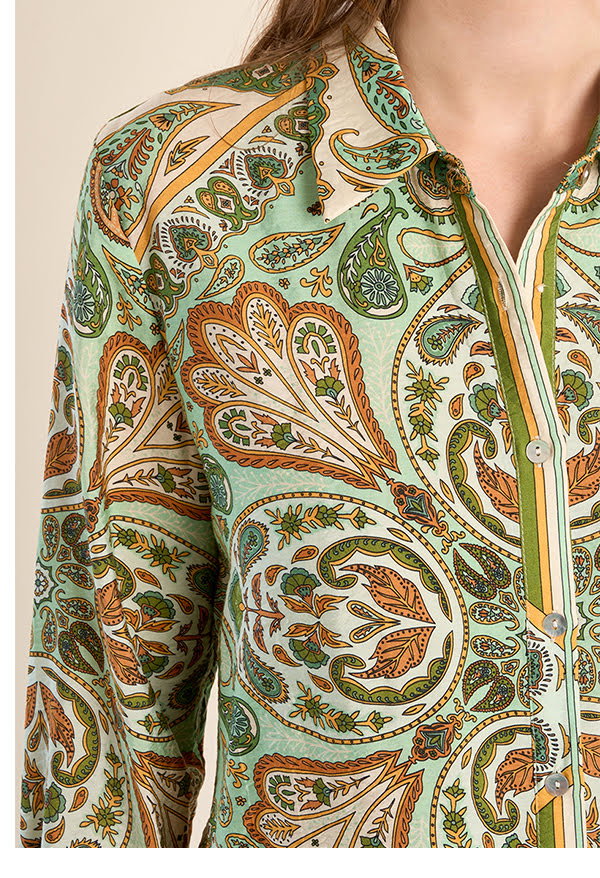 Lightweight shirt, scarf print