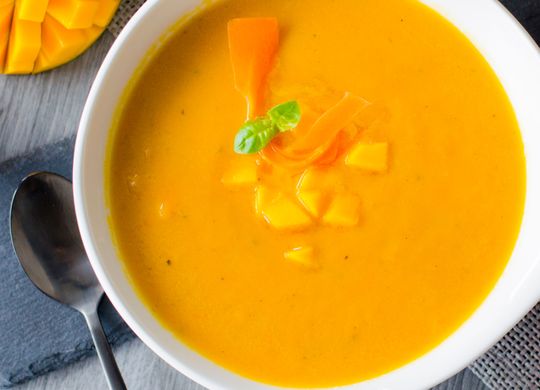 Sopa fría de mango y zanahoria