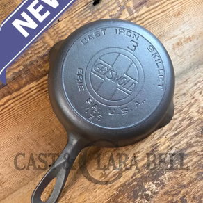 Harder to Find!  1910's Griswold #3 Egg Skillet Large Block Slant Logo, 709 A.  So cool!
