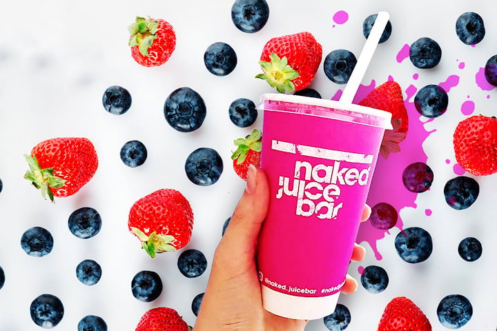 Mellanstor smoohtie hos Naked Juicebar i Täby