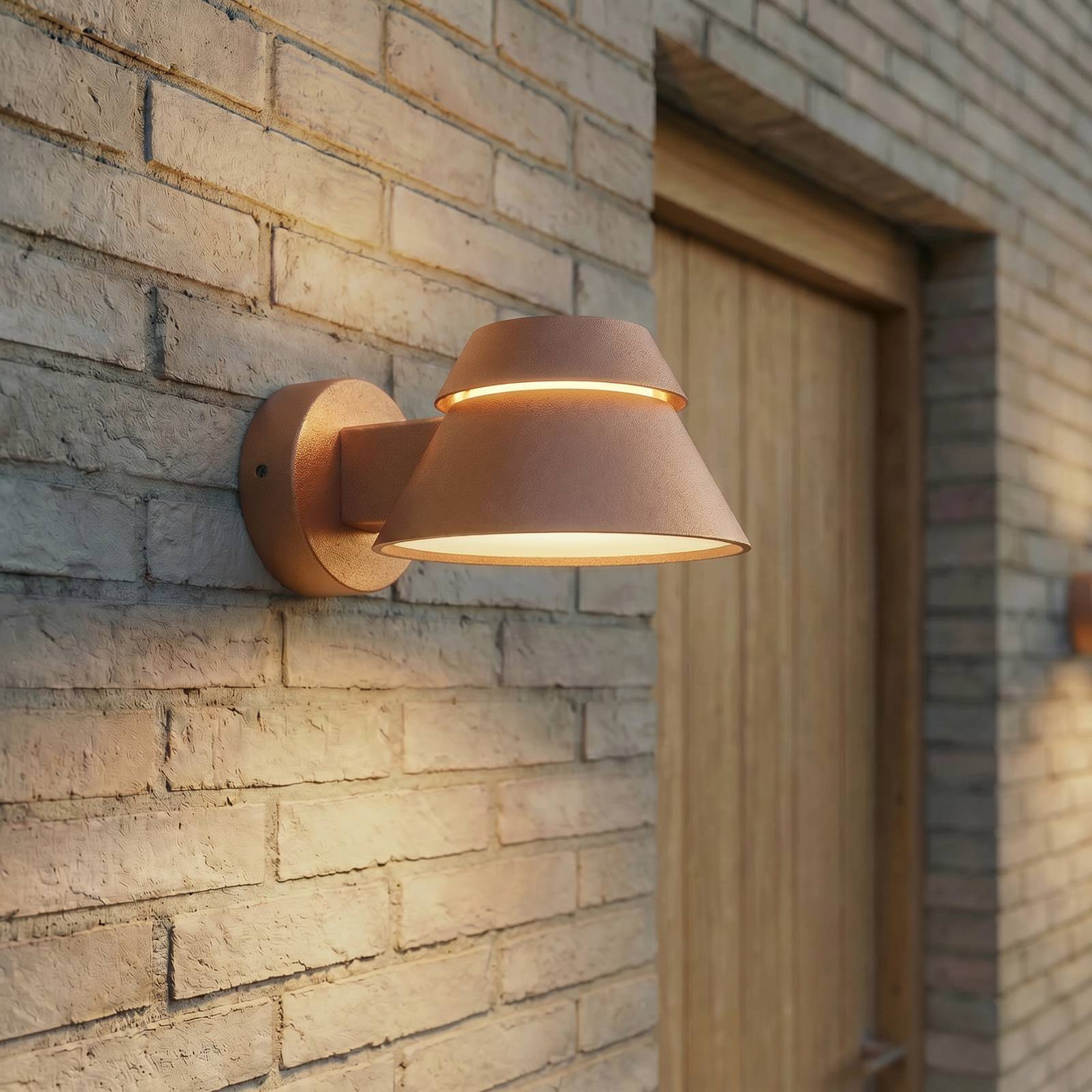 Aplique LED para exterior Lucande Moena, marrón, metal, IP44