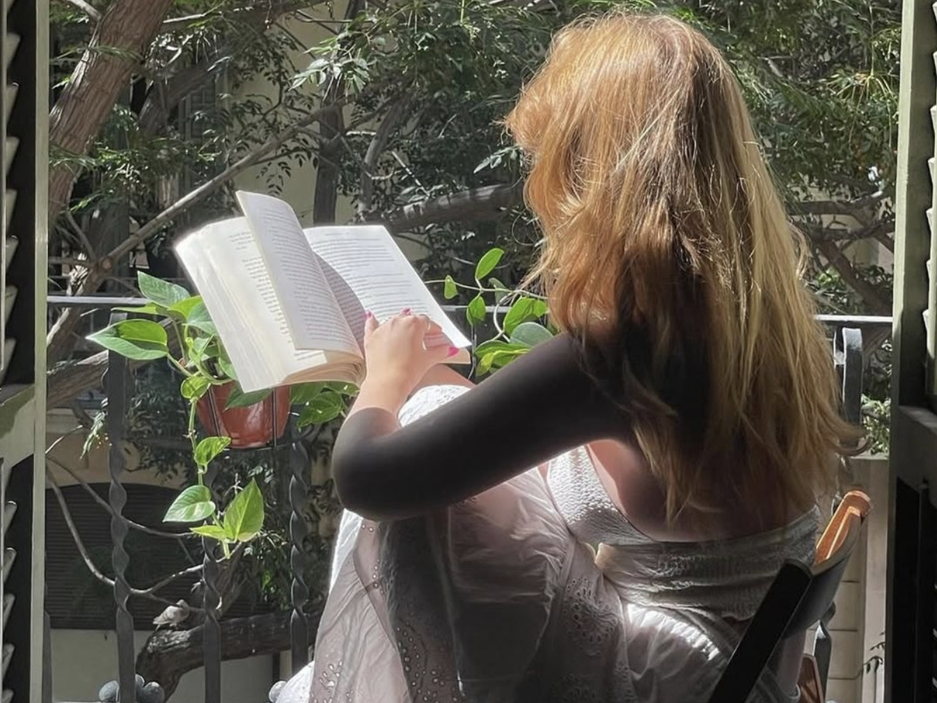 InStyle Buchclub: Ob zuhause auf dem Balkon oder am Strand – diese 5 Bücher sind perfekt für den Sommer 2026