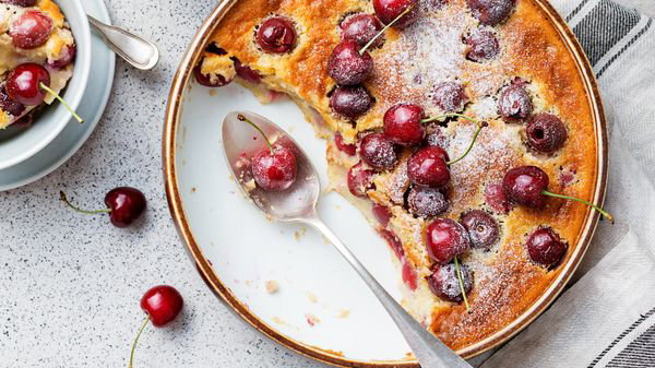 Clafoutis: faut-il enlever les noyaux dans les cerises? Hervé Cuisine partage se recette