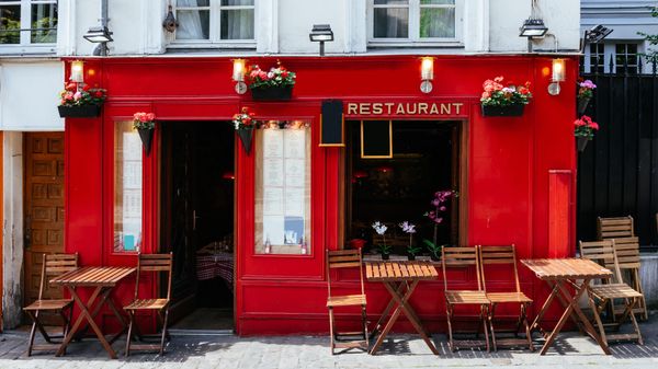 Au restaurant, quels sont vos droits et vos devoirs?