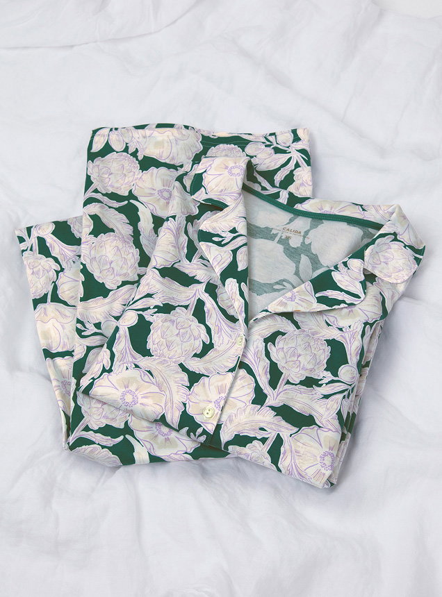 Floral pajamas with buttons in the color “North Sea Green” from the Botanic Dreams range by CALIDA.