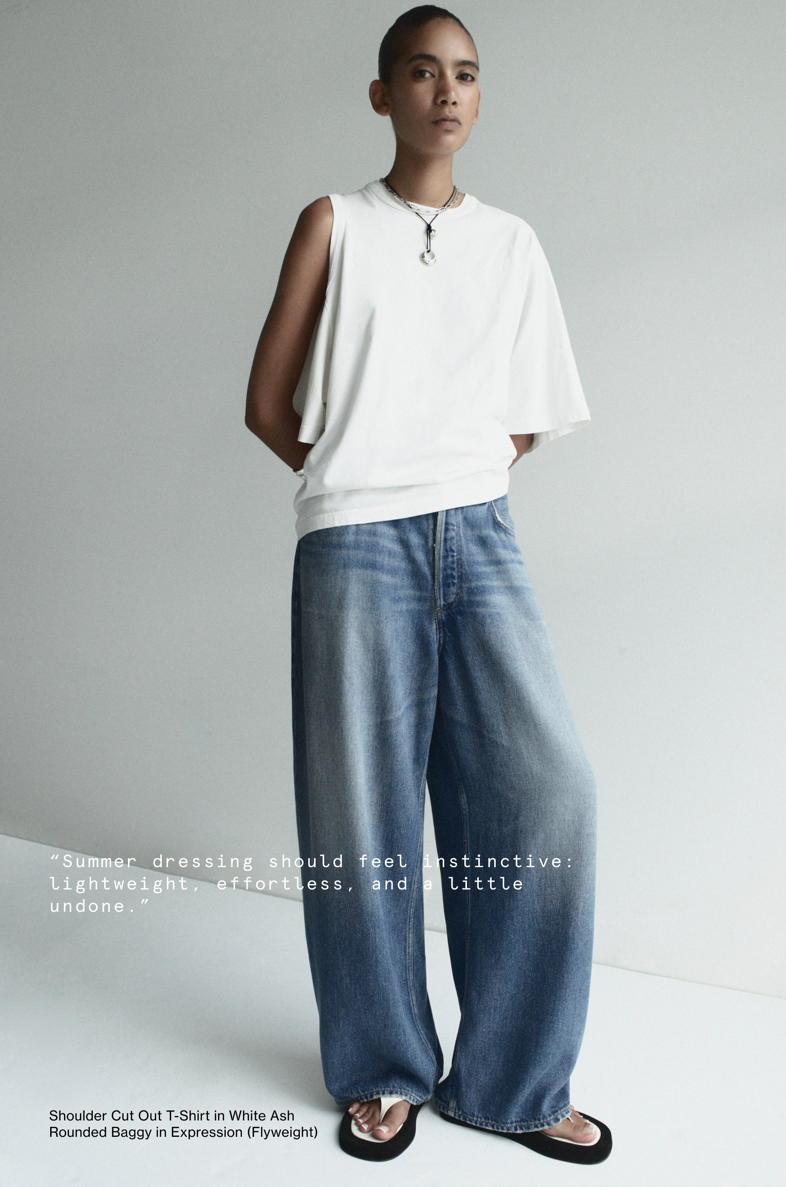 Shoulder Cut Out T-Shirt in White Ash / Rounded Baggy in Expression (Flyweight)