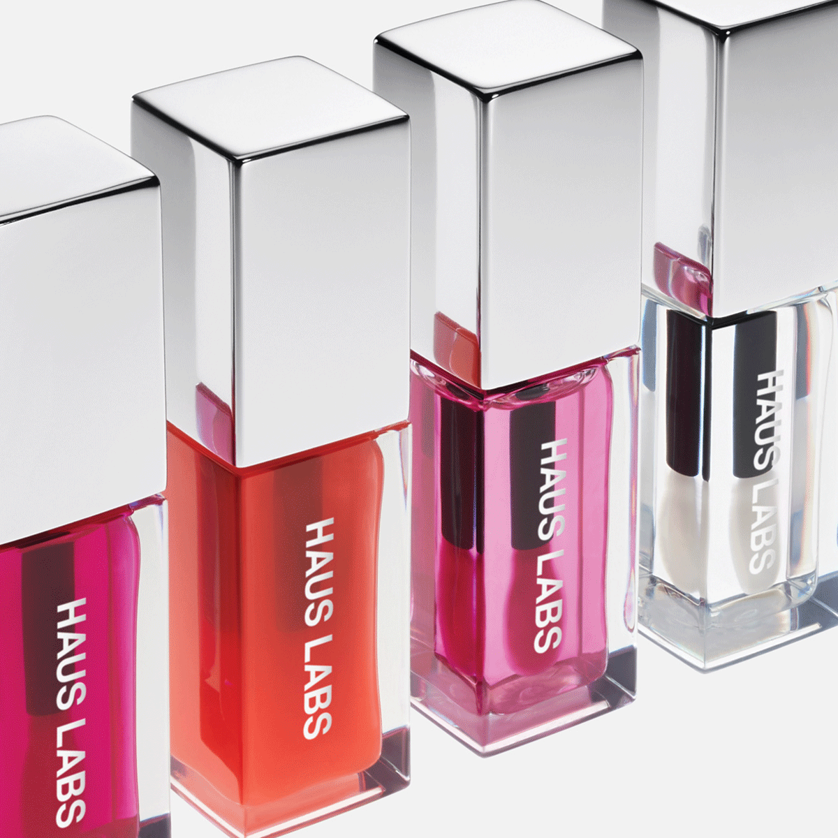 Now until 5/26, get 40%* off our mascara and lip oil.