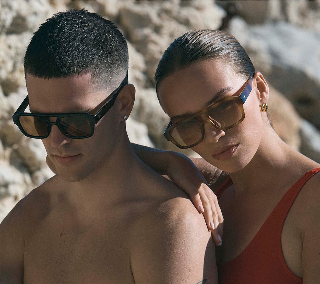 A structured square aviator with serious heat.