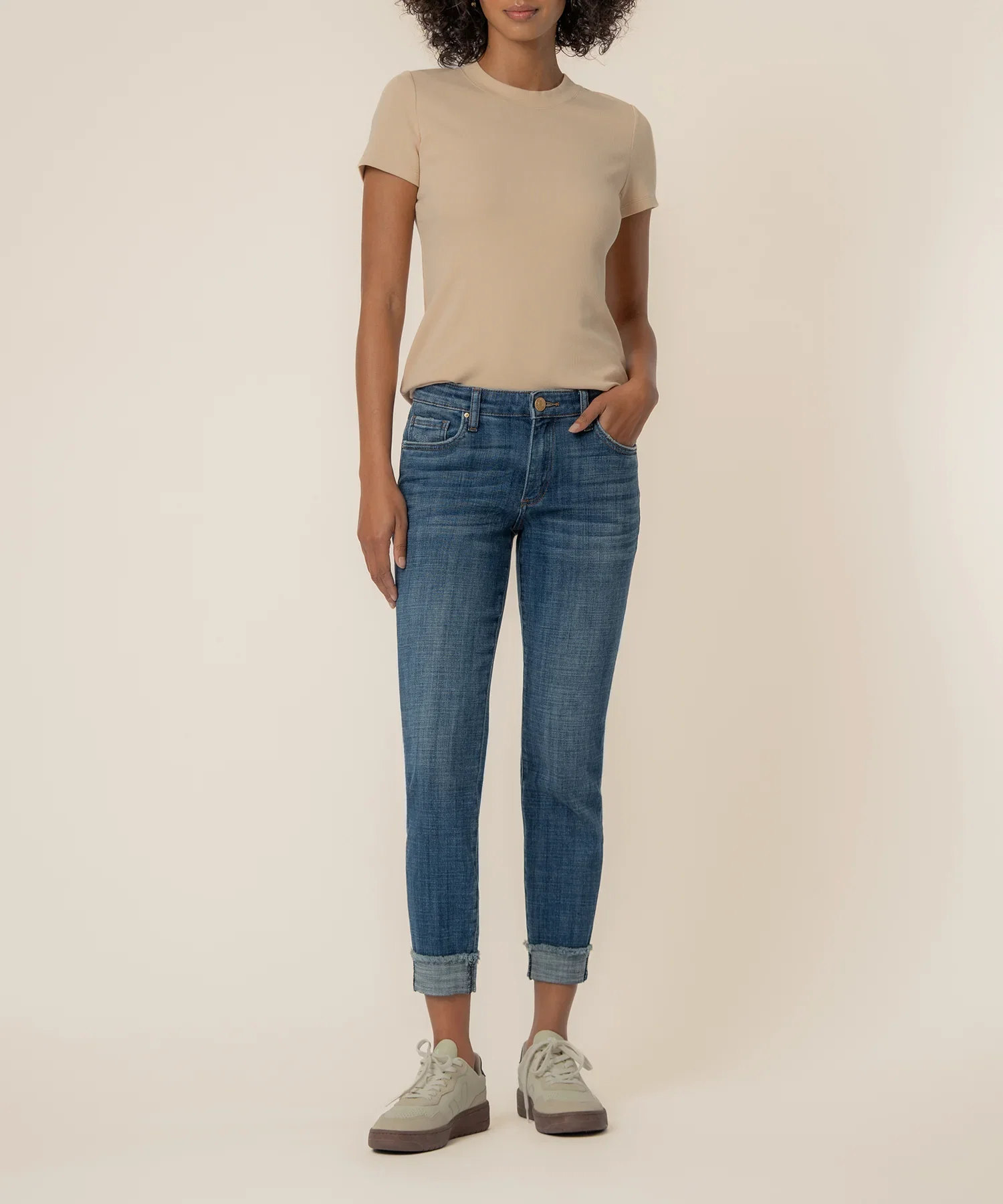 Image of Amy Mid Rise Crop Straight Leg in Deserving Wash
