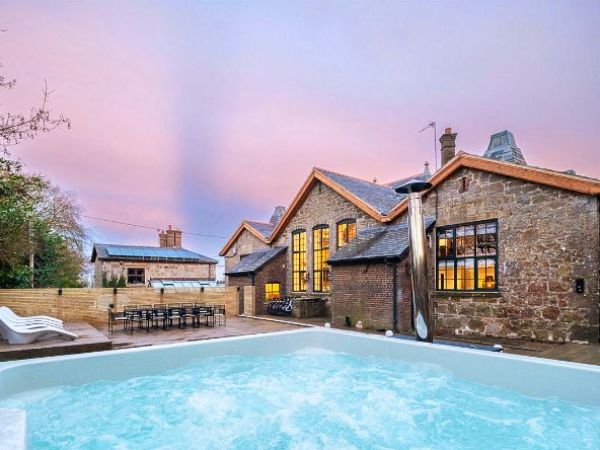 Halkyn Old School Manor - luxury party pad in North Wales