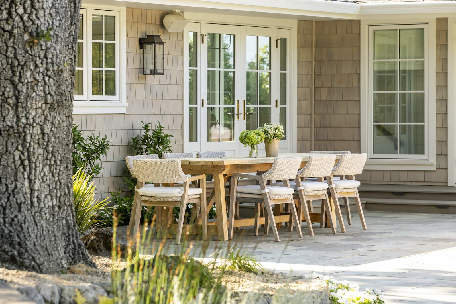 Outdoor dining table and chairs