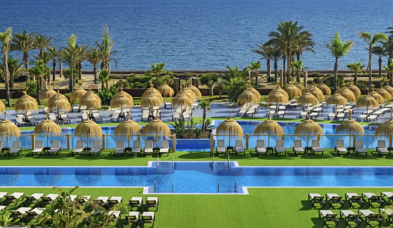 Lujo en Cabo de Gata: hotel 5* en la playa por 54 euros pp