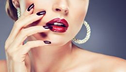 Маникюр и педикюр c покрытием гель-лаком в студии Glow Nails