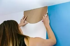 How she gets a beautiful bedroom makeover—for just $8!