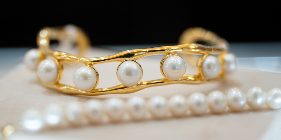 Shop our Timeless Pearls