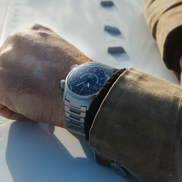 Altitude MB Meteor Time Zones On Wrist