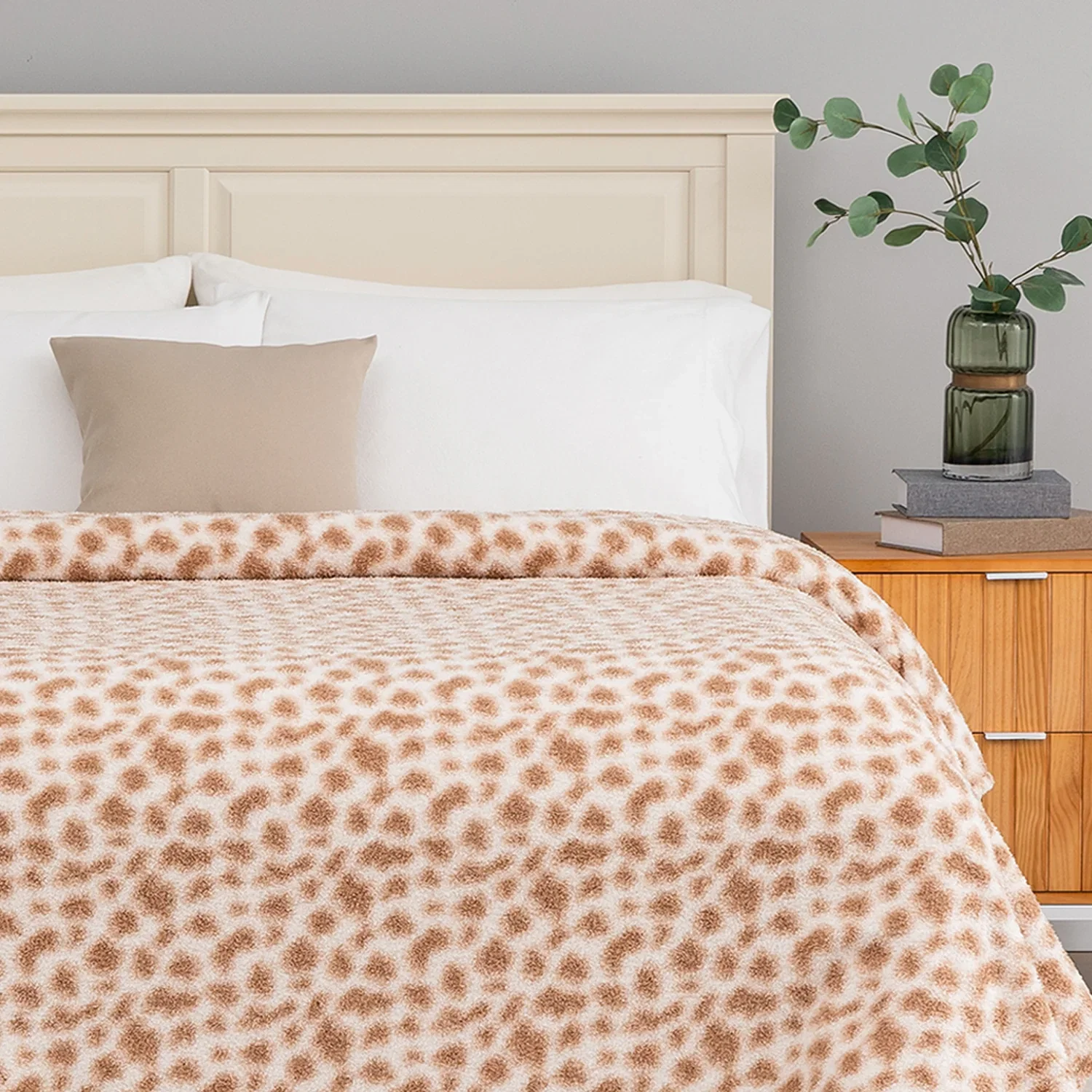 Image of Retro Comfort Plush Blanket