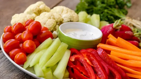 Comment préparer une planche d'apéritif saine?