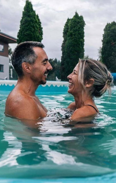Pool mit Pärchen